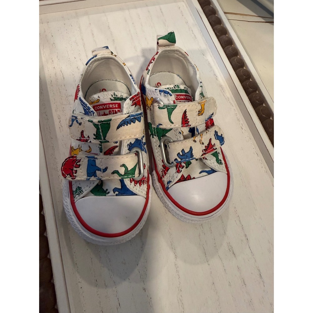 Converse Chuck Taylor All Star Dinoverse White Dinosaur Hook Loop Shoes 5 Infant